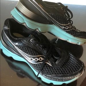 Saucony Tennis Shoes